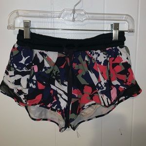 Lulu lemon hotty hot short